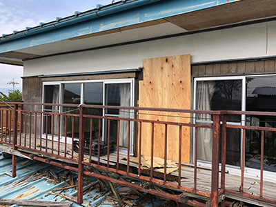 芳澤建設 新築 施工　外壁張替え及びデッキ補修
